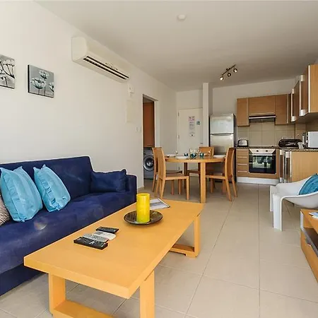 Rent Private 122 *